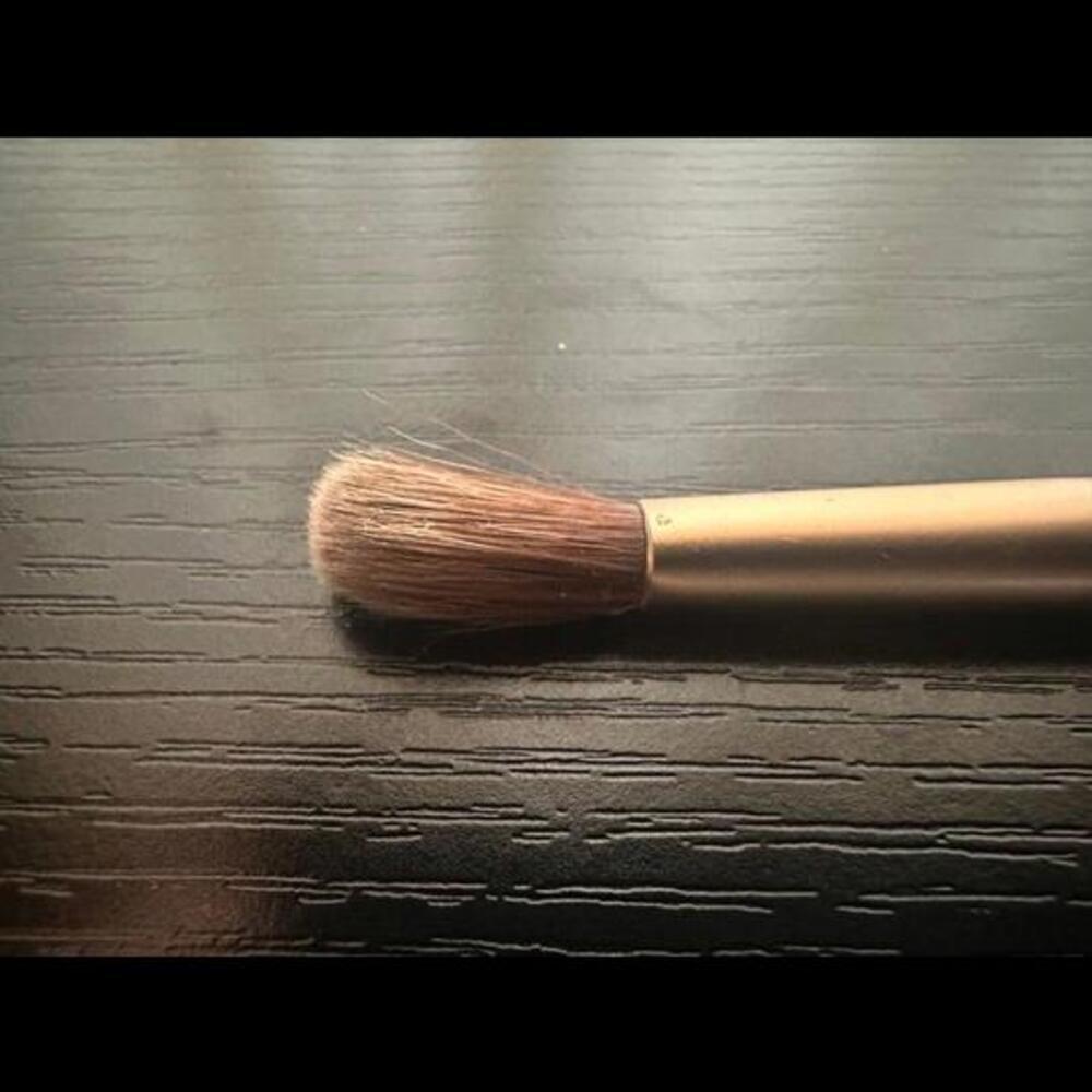 Double-Ended Makeup Brush - Versatile Eyeshadow and Blending Tool